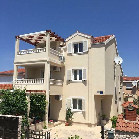 Apartment Vucica Sevid Exterior photo